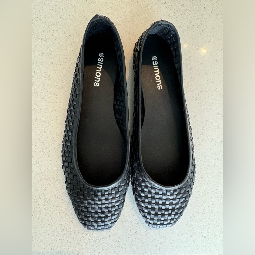 Simons Black Woven Women's Flats 7.5/38 - never worn